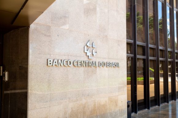 Copom reduz Selic em 0,25 p.p., e taxa de juros vai a 13,75% ao ano